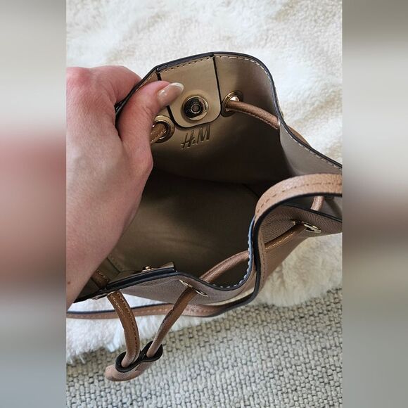 Tan Vegan Leather Bucket Bag - Picture 4 of 4